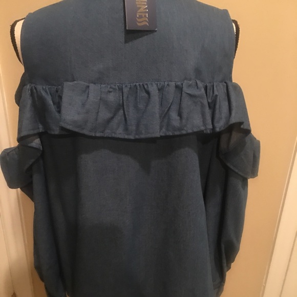 Blue Denim Ruffled Botton-Front top NWT!! - Picture 2 of 4